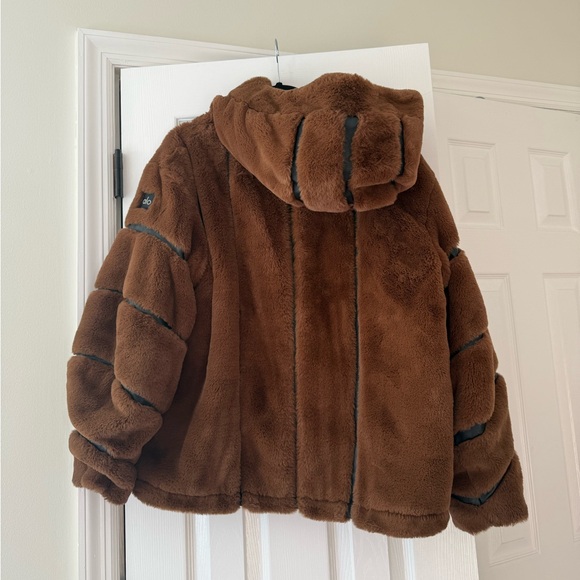 ALO Yoga Knockout Faux Fur Hooded Oversized Coat Jacket Chocolate Brown - Picture 6 of 15